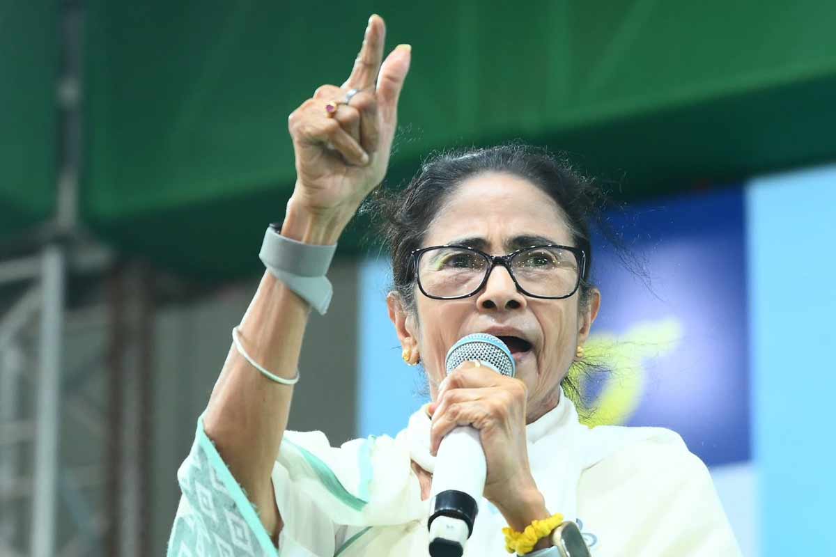 ‘তৃণমূল করতে হলে দখলদারি নয়’, অমরাবতীর মাঠদখল বিতর্কে কাউন্সিলরদের কড়া বার্তা মমতার