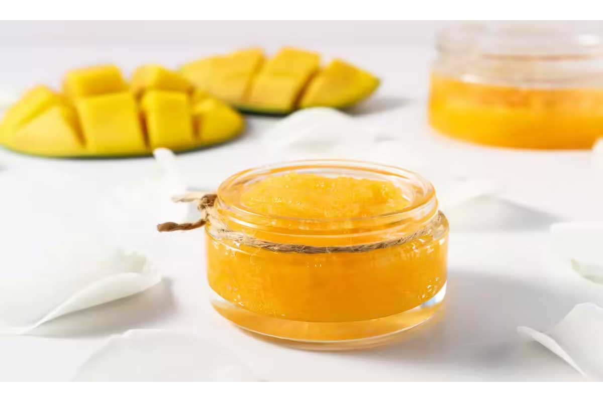 Boost collagen with a DIY mango face mask