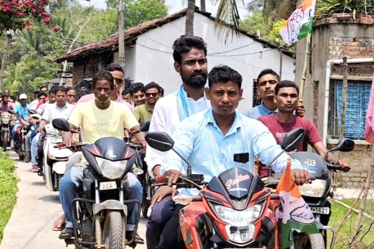 ‘২১-এর রাজনৈতিক ‘শত্রু’, ছাব্বিশে বন্ধু! ‘প্রতীক’ বদলে তৃণমূলের উন্নয়নে গলা ফাটাচ্ছেন রহমান