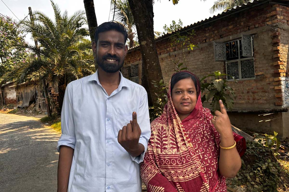 ভোট দিলেন প্রতীক উর