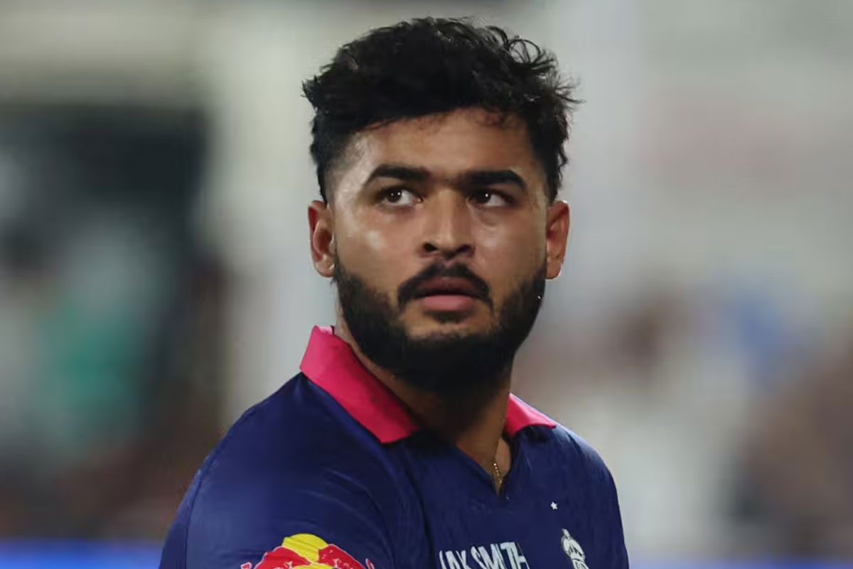 ড্রেসিংরুমে ধূমপান করেও ‘নামমাত্র’ শাস্তি রিয়ানের, প্রশ্নে বিসিসিআইয়ের ভূমিকা
