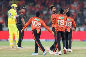 IPL 2026 SRH vs CSK: অভিষেকের নজিরের পর ঠান্ডা মাথায় প্রফুল্লদের বোলিং, চেন্নাইয়ে হারিয়ে প্লে অফের দৌড়ে সানরাইজার্স