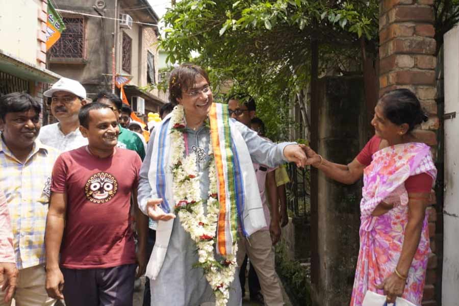 Bengal Election 2026: Shibpur's TMC candidate Dr. Rana Chatterjee is quite popular