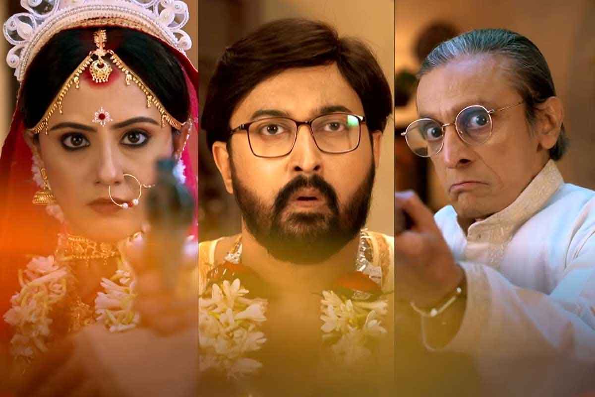 ‘জীবন থেমে থাকে না’, টলিউডের অস্থির পরিস্থিতিতেও শুটিং ফ্লোরে ‘নির্ভীক’ মানালি
