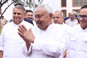 দু’দশকের রাজত্ব শেষ! বিহারের মুখ্যমন্ত্রী পদে ইস্তফা নীতীশের, মসনদে বসছেন কে?