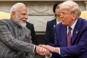 হরমুজে মহাসংকট! ট্রাম্পের সঙ্গে ৪০ মিনিট ফোনলাপ মোদির, বললেন, ‘ভারতবাসী আপনাকে ভালোবাসে’