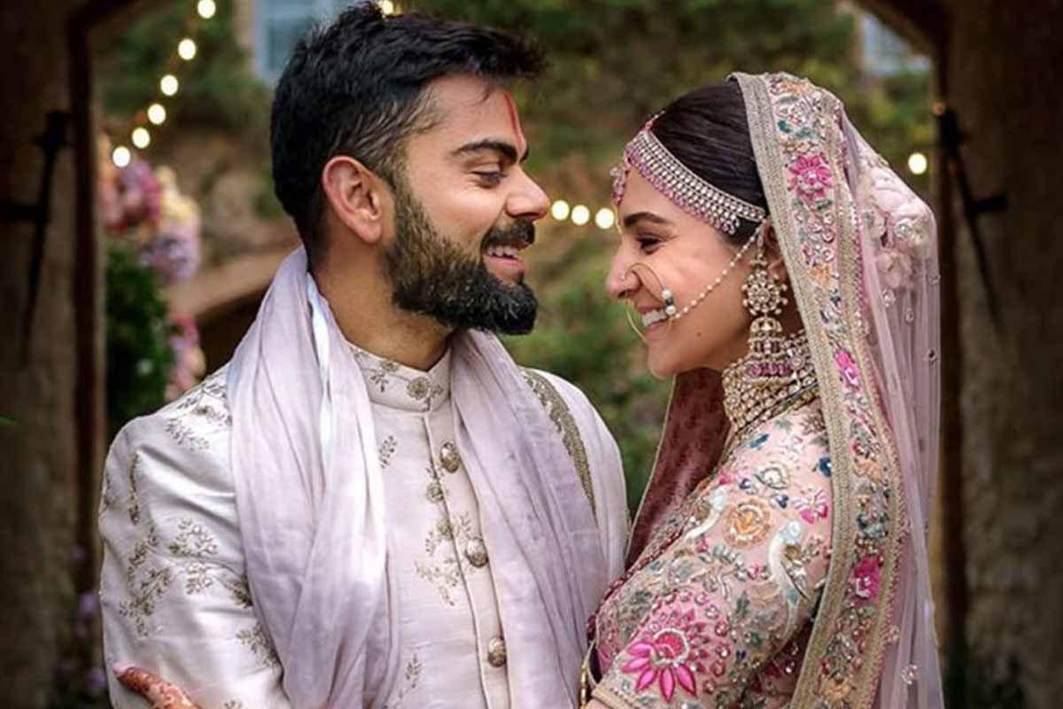 বিনা নিমন্ত্রণে রাজবেশে বিরাট-অনুষ্কার বিয়েতে প্রবেশ! তারপর? ন’বছর পর ফাঁস কীর্তি