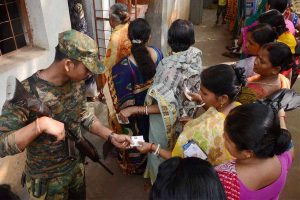 রাজনৈতিক কর্মকাণ্ডে যুক্ত থাকলেই এফআইআর! সরকারি কর্মীদের ‘সাবধান’ করলেন মুখ্যসচিব
