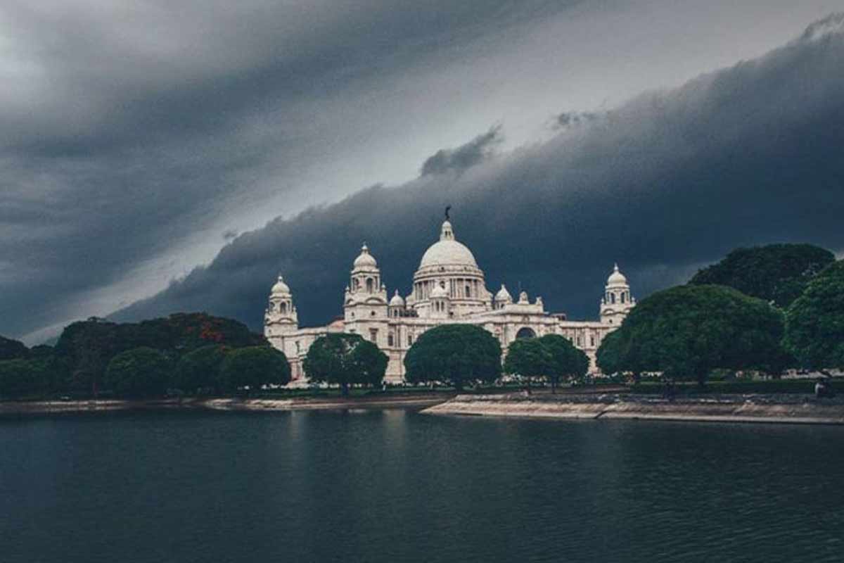 রাতে কলকাতা-সহ ৭ জেলায় স্বস্তির বৃষ্টি! উত্তরবঙ্গে ভারী বর্ষণের সতর্কতা, কত দূরে বর্ষা?