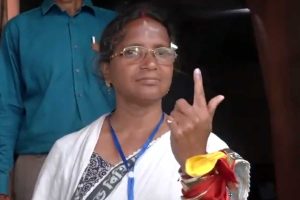 ‘আমরাই জিতছি, এবার বিচার হবেই’, ভোট দিয়ে বললেন অভয়ার মা