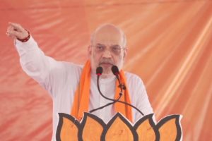 ‘উলটো করে ঝুলিয়ে সোজা করব’, বীরভূমে দাঁড়িয়ে বদলা নেওয়ার হুঁশিয়ারি অমিত শাহের