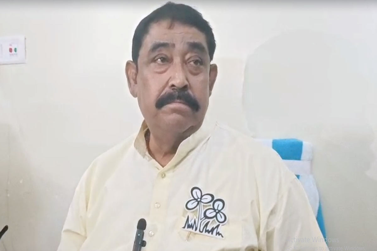 ‘এডিটেড ভিডিও ছড়িয়ে বিভ্রান্তির চেষ্টা’, তৃণমূলের আসন নিয়ে ভাইরাল ভিডিও প্রসঙ্গে মুখ খুললেন অনুব্রত