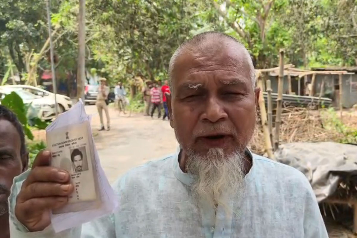 ‘পোস্টাল ভোট হয়ে গিয়েছে’, শুনেই তাজ্জব প্রৌঢ়! বালুরঘাটে ছাপ্পার অভিযোগ তুলে কমিশনে তৃণমূল