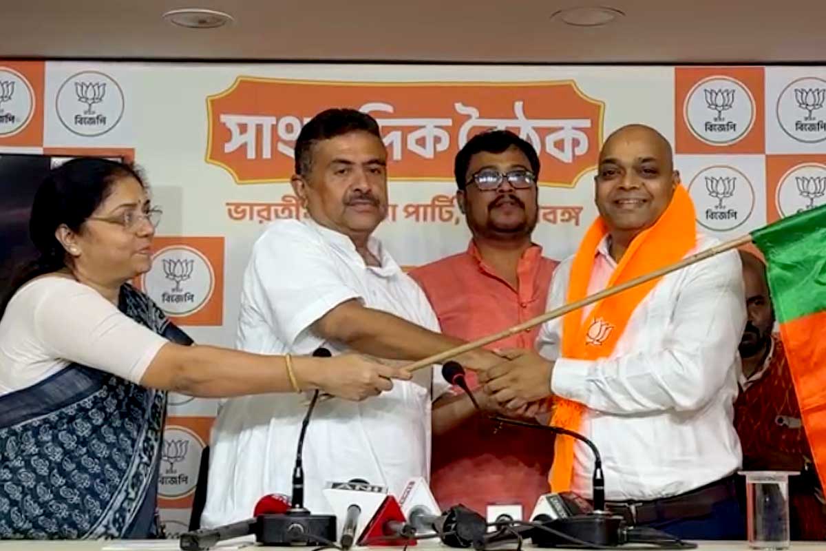প্রথম দফা ভোটের কয়েক ঘণ্টা আগে শুভেন্দুর হাত ধরে বিজেপিতে তৃণমূল বিধায়ক, বললেন, ‘মানুষের জন্য কাজ করতে চাই’