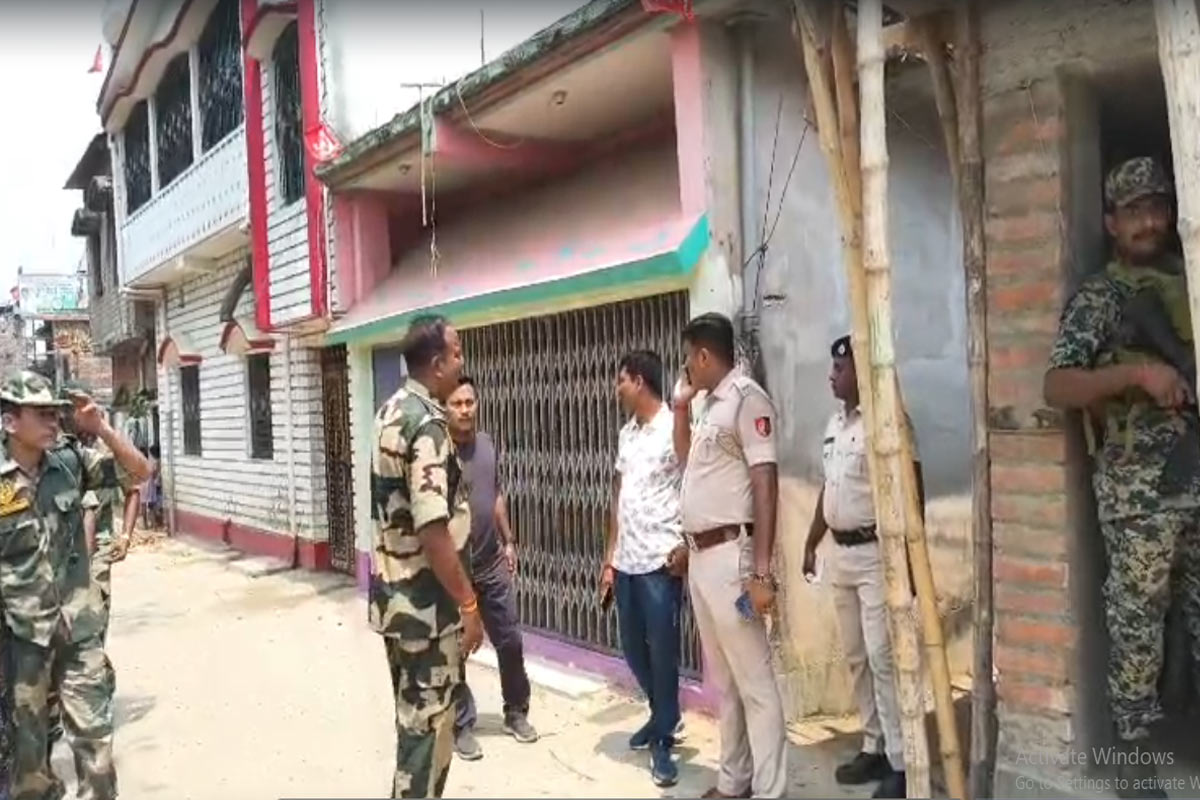 ফরাক্কায় বাম প্রার্থীর আত্মীয় কং কর্মীর বাড়িতে ভয়াবহ বিস্ফোরণ, কোত্থেকে এল বোমা? উঠছে প্রশ্ন