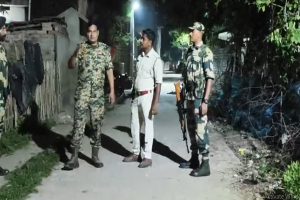 নওদায় তৃণমূল প্রার্থীকে লক্ষ্য করে বোমাবাজি! তড়িঘড়ি ‘অ্যাকশন টেকেন রিপোর্ট’ চাইল কমিশন