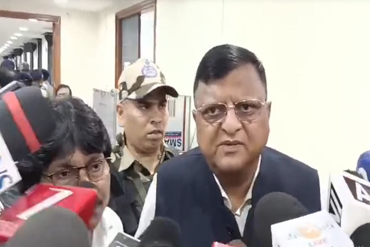ভবানীপুরে তৃণমূল কাউন্সিলারের বাড়িতে বাহিনী! ‘নিশ্চয়ই পুলিশের কাছে ইনপুট ছিল’ দাবি সিইও’র