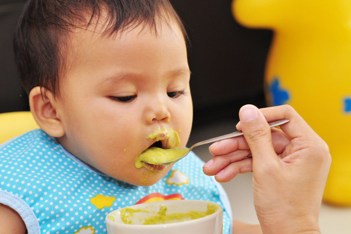 what to keep in mind while starting solids for your infant