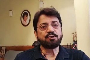 ইভিএম বিভ্রাট, ভোট দিতে না পেরে বেরিয়ে গেলেন চিরঞ্জিত চক্রবর্তী