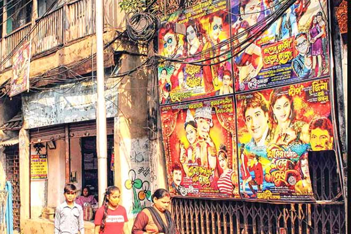 ভোট আসে ভোট যায়, যাত্রার ‘শেষযাত্রা’ ঠেকায় কে?