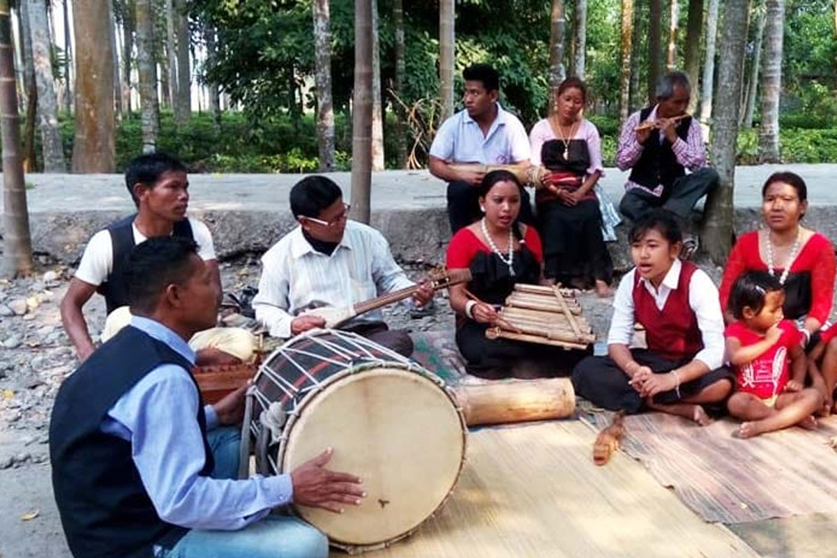 রাজ্যের উন্নয়নে বদল জীবনের, এলাকায় জ্বলছে আলো, তবু জনজাতির স্বীকৃতি মেলেনি পাহাড়ি ধীমালদের!