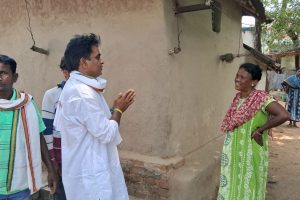 প্রাক্তন বিজেপি নেতা নির্দল প্রার্থী, দুবরাজপুরে পদ্মের কাঁটা ব্যাটের ‘রান’