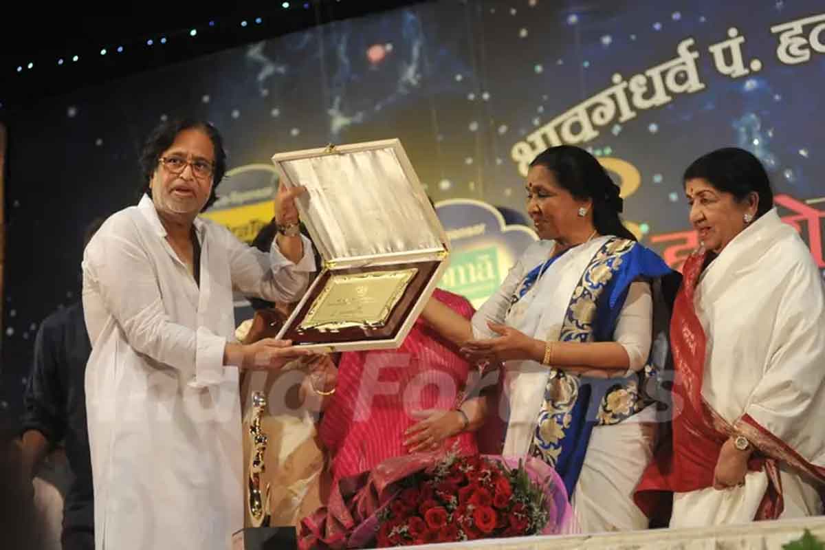 সুরসম্রাজ্ঞী লতা-আশাকে শ্রদ্ধার্ঘ্য, দুই বোনকে ভারতের সবচেয়ে বড় হাসপাতাল উৎসর্গ ভাই হৃদয়নাথের
