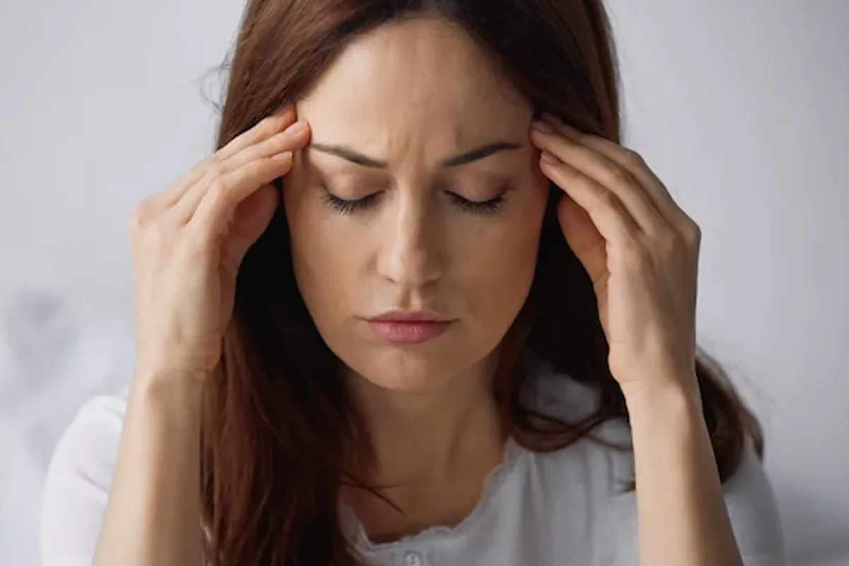 summer headache vs migraine warning signs explained