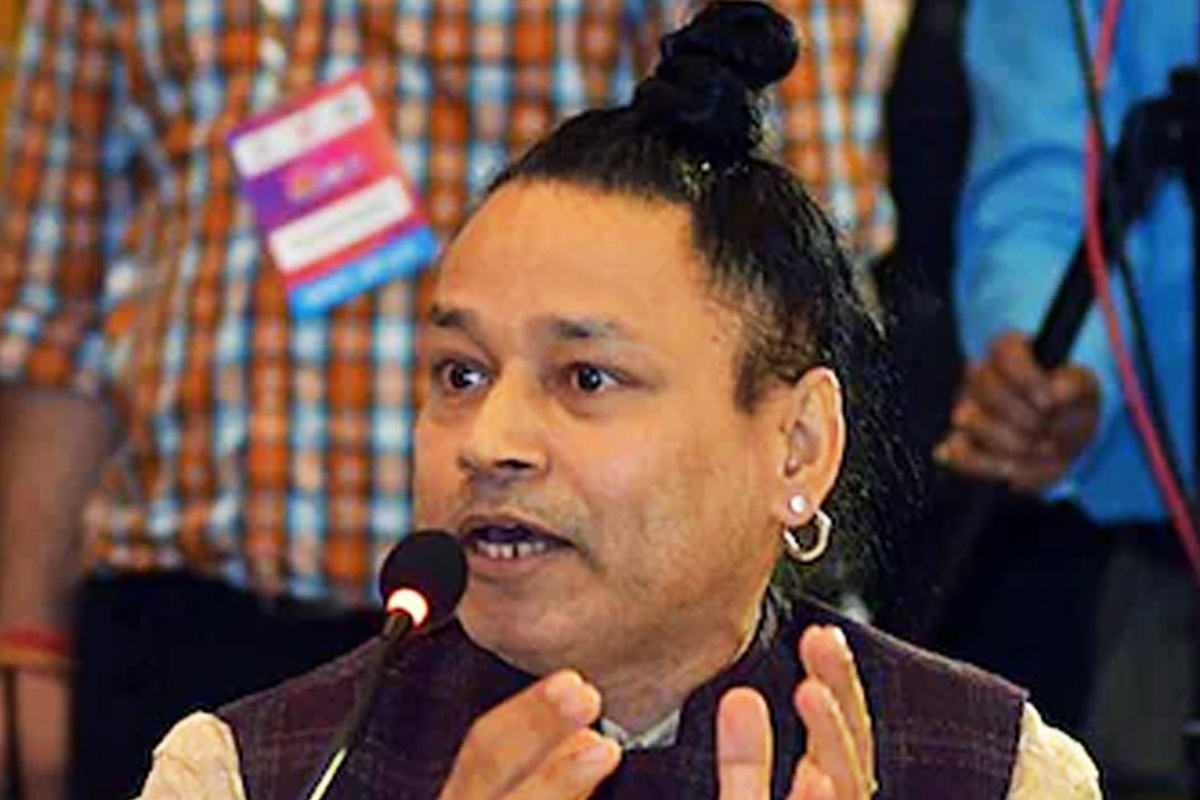 ‘শচীনকে বলবেন ছক্কা মেরে দেখাতে?’, অনুষ্ঠানে আচমকাই কেন মেজাজ হারালেন কৈলাস খের?