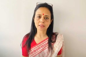 ‘পিসি চোর, ভাইপো চোর, তৃণমূলের সব চোর’, মহুয়াকে দেখে বিমানে স্লোগান সহযাত্রীদের