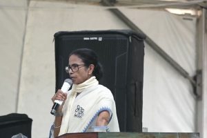 ভবানীপুরে ভোট লুটের আশঙ্কা! অমিত শাহকে বিঁধে মমতা বললেন, ‘কাঁচকলা করবে’