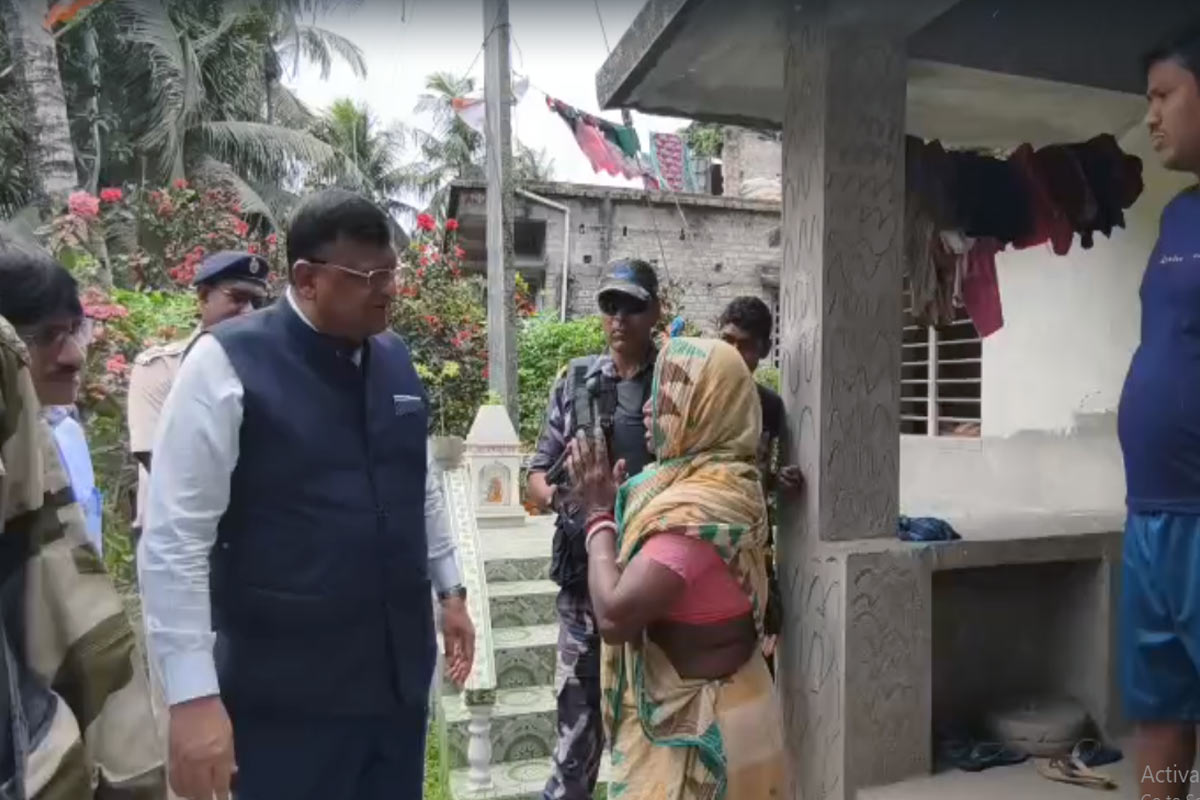 ‘ভোটের দিন বা পরে ভয় দেখানো হয়?’ নন্দীগ্রামবাসীর ‘মনের কথা’ শুনলেন কমিশনের সিইও
