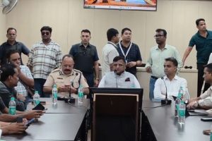‘ভোটদানে বাধা বরদাস্ত নয়’, ‘রেকর্ডে’র লক্ষ্যে কাকদ্বীপে উচ্চপর্যায়ের বৈঠকে নির্দেশ সিইও মনোজের