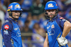 IPL 2026 MI vs SRH: আবারও বেঞ্চে রোহিত, কালো আর্মব্যান্ড পরে মাঠে নামলেন হার্দিকরা