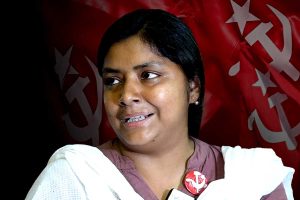 ‘লাল আবির মজুত’, জয়ের অপেক্ষায় মীনাক্ষী!