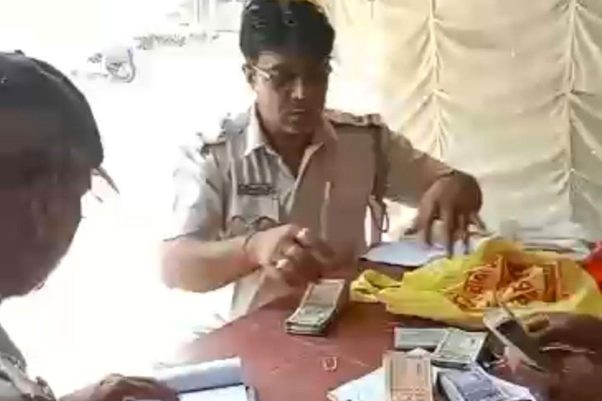 ভোটবঙ্গে হাওয়ালার মাধ্যমে পাচারের ছক? বর্ধমান স্টেশনে নগদ ৪০ লক্ষ-সহ গ্রেপ্তার বিহারের ২