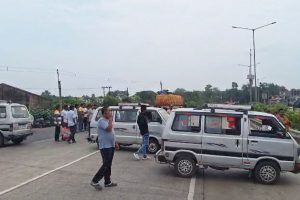 পোস্টালে আগেই ভোট পড়ে গিয়েছে! ভোট দিতে না পেরে ‘আত্মহত্যা’র হুমকি গাড়ি চালকদের