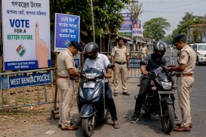 ভোটের আগে স্কুটি,বাইকে সোনা ও টাকা পাচারের চেষ্টা! পুলিশের নজরে ছোট গাড়ি, ক‌্যাবও