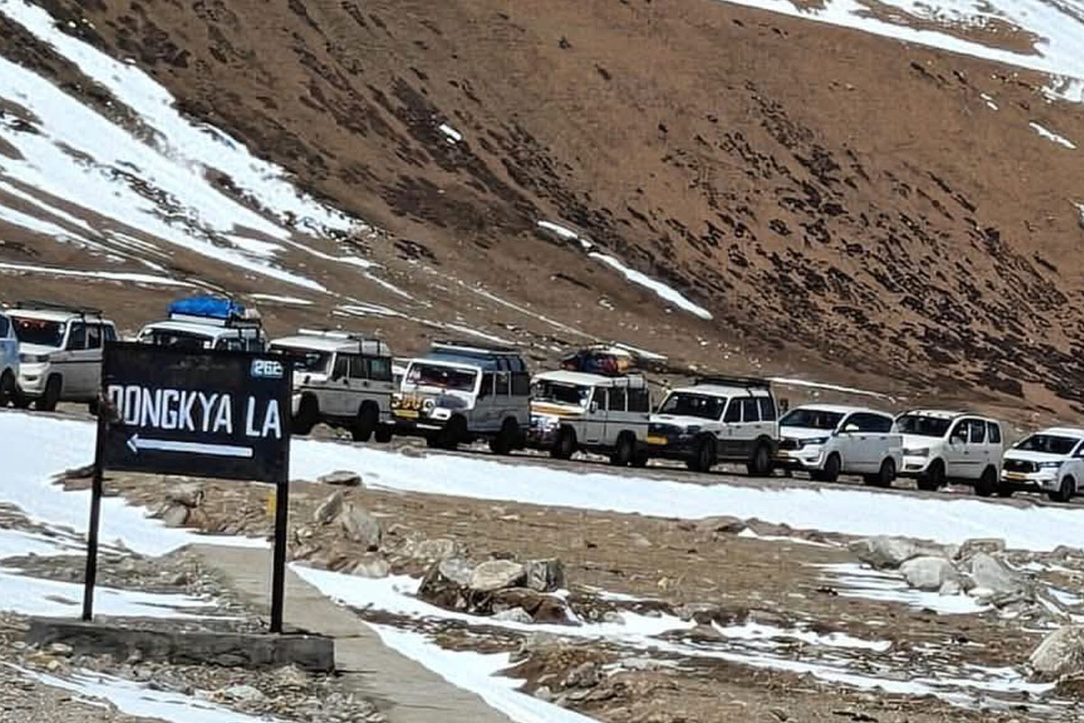 Army begins rescue operation for tourists stranded in Sikkim