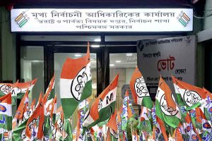 সিইও দপ্তরের সামনে সকাল থেকেই ধরনা তৃণমূলের, বিপরীতে মোতায়েন বাহিনী! ফর্ম ৬ নিয়ে বাড়ছে উত্তাপ