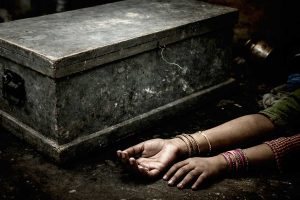 সন্দেশখালিতে হাড়হিম হত্যাকাণ্ড! ঘরের ট্রাঙ্কে মিলল মা ও শিশুকন্যার আধপোড়া, অর্ধনগ্ন দেহ