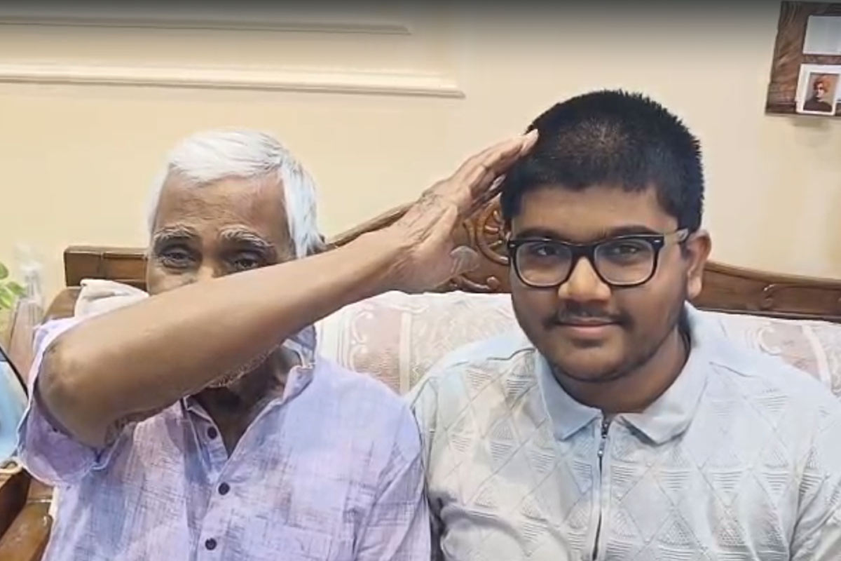 মাধ্যমিকে অল্পের জন্য র‍্যাঙ্ক হাতছাড়া, উচ্চ মাধ্যমিকে প্রথম হয়ে আক্ষেপ মেটালেন আদৃত