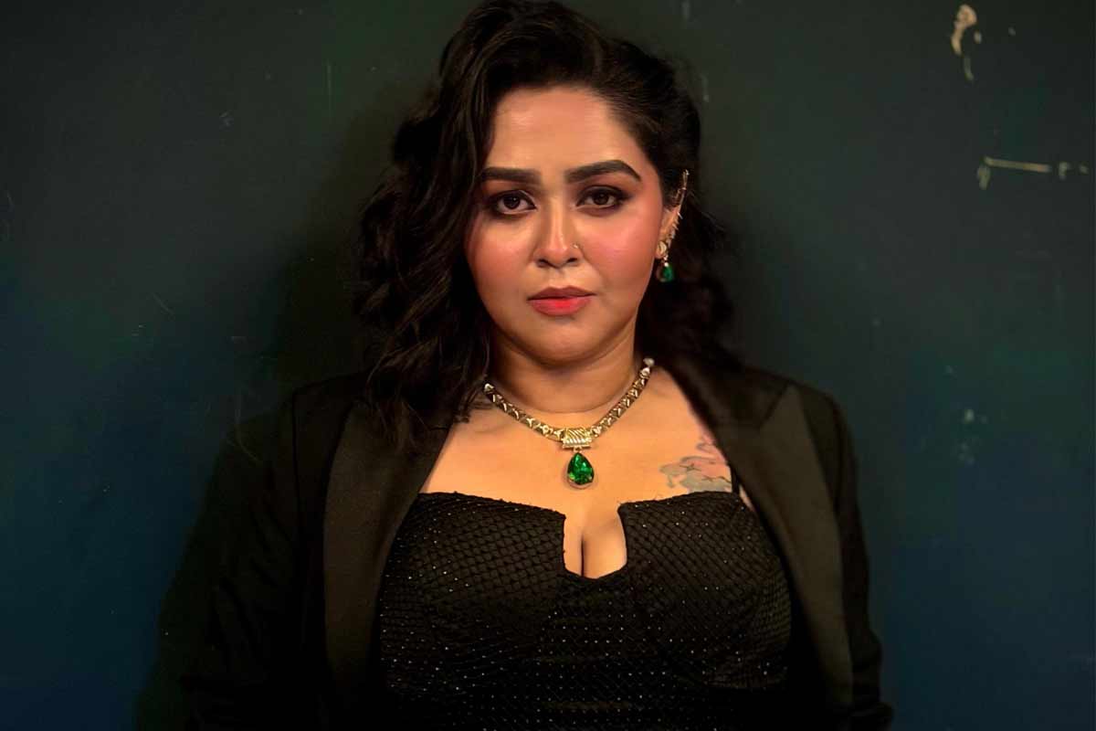 ‘কম্পাস’ ধারাবাহিকের সেটে গর্ভপাত, কেমন আছেন অভিনেত্রী অন্বেষা?