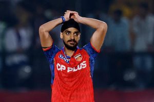 ‘ওকে ব্যান করা উচিত’, অর্শদীপের বর্ণবিদ্বেষী মন্তব্যে বিস্ফোরক প্রাক্তন ক্রিকেটার