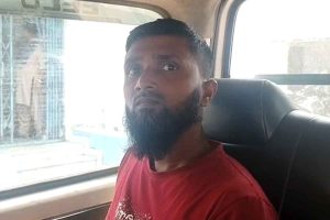 কাঁড়ি কাঁড়ি বাংলাদেশি টাকা নিয়ে ঘুরছে যুবক! গণনার আগের দিন চক্রান্তের ইঙ্গিত বাংলায়?