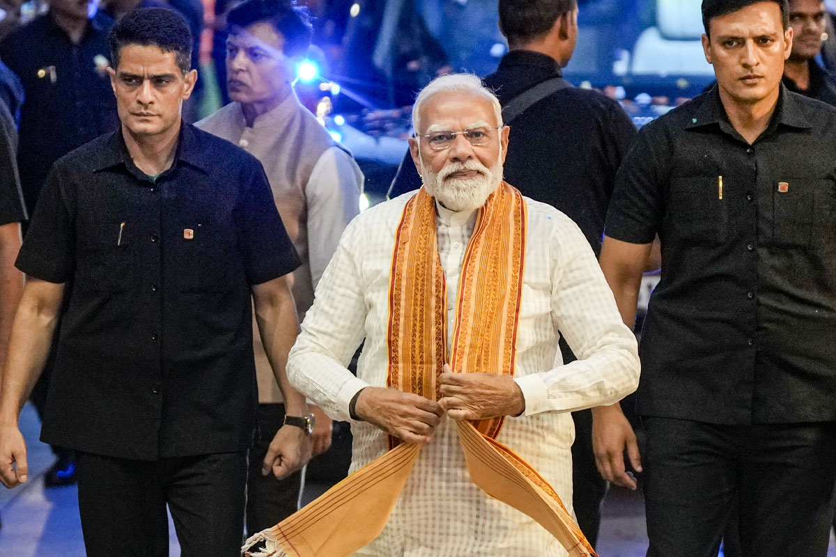 রবীন্দ্রজয়ন্তীতে নতুন মন্ত্রিসভার শপথ, বঙ্গজয়ের পরেই ষোলোআনা বাঙালি বিজেপি!