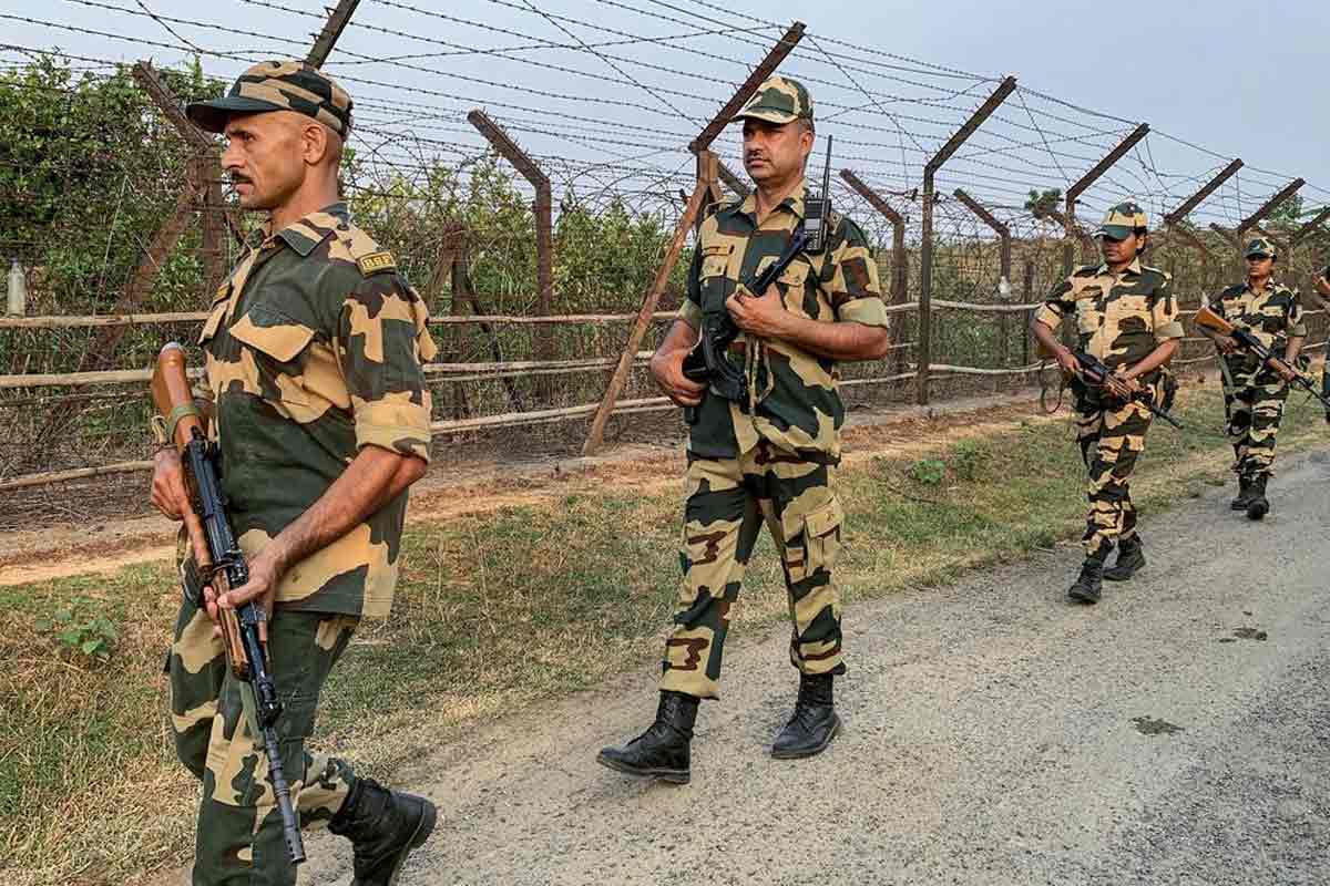 মাছের রেনু পাচারের চেষ্টা, ত্রিপুরায় বিএসএফের গুলিতে মৃত ৩ বাংলাদেশি, আহত অন্তত ২৩