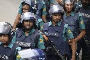 ফেসবুকে গুজব ছড়িয়ে ট্রাকচালককে পিটুনি দিয়ে হত্যা! চাঞ্চল্য বাংলাদেশে