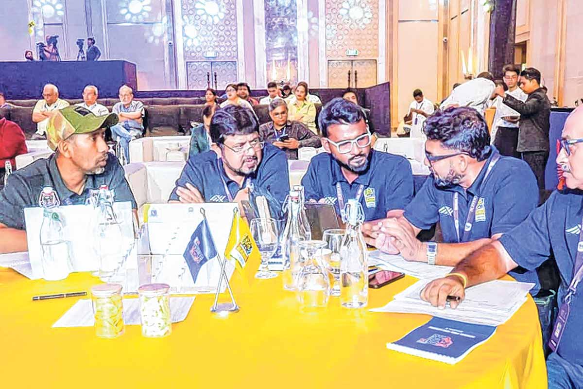 শুরুর আগেই ডামাডোল সিএবি টুর্নামেন্টে, বিপিএল কোচিং থেকে সরে গেলেন ঋদ্ধিমান