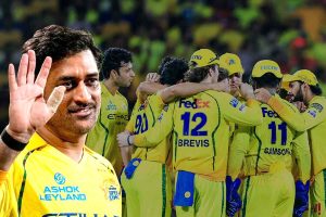 পাঁচবারের চ্যাম্পিয়ন থেকে ব্যর্থতার হ্যাটট্রিক, ধোনি অন্তরালে যেতেই আইপিএলে সিএসকের শেষের শুরু?